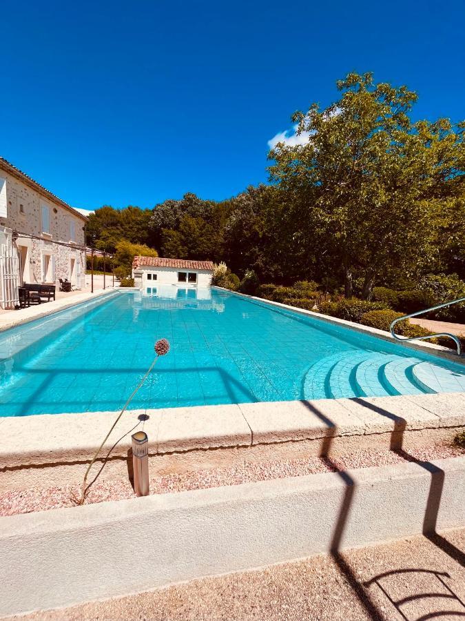 Domaine Amourella Aparthotel Lambesc Bagian luar foto