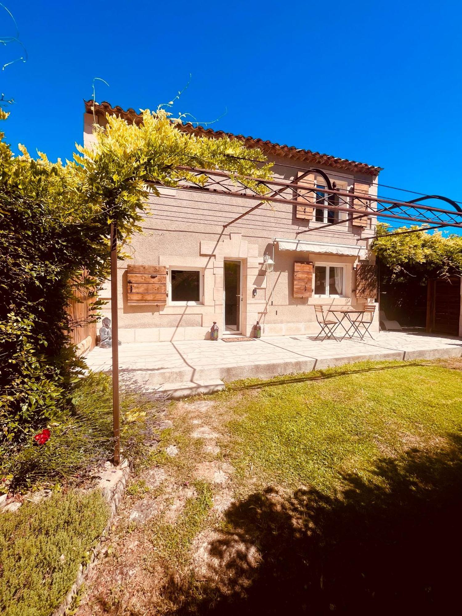 Domaine Amourella Aparthotel Lambesc Ruang foto