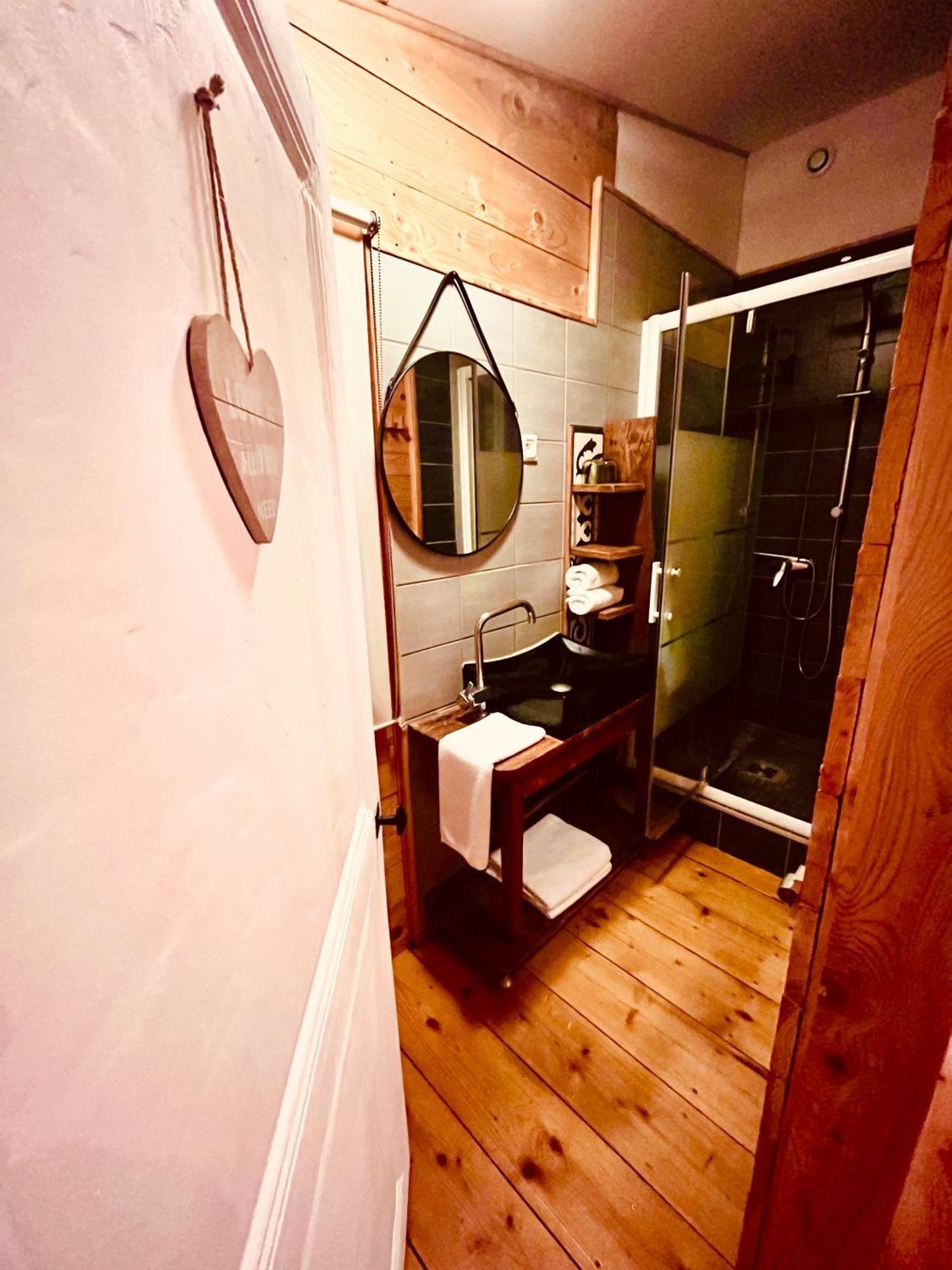 Domaine Amourella Aparthotel Lambesc Ruang foto